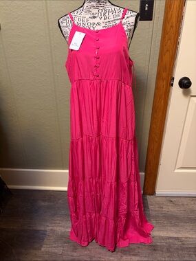 Women’s Hot Pink Maxi Dress with Spaghetti Straps with liner so pretty 🤩